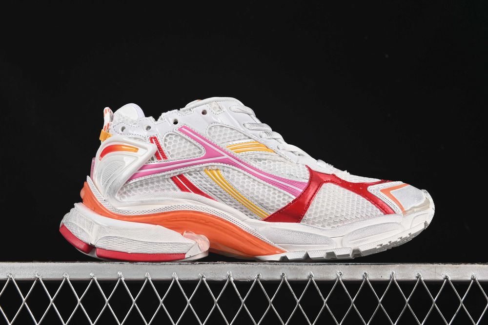 Balenciaga Runner.