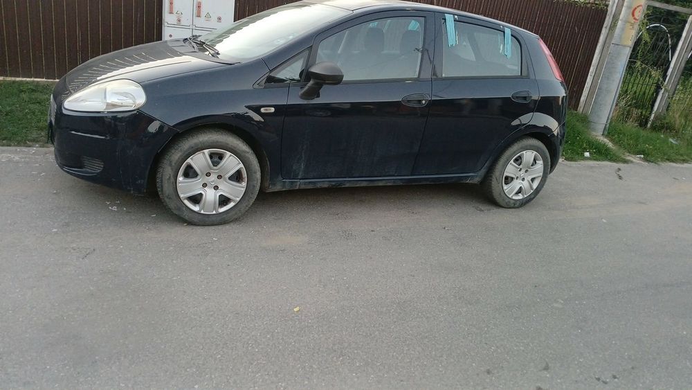 Fiat grande punto 1.3 benzina în stare bună  se vinde pentru folosință sau piese nu are fiscal acte expirate  700e