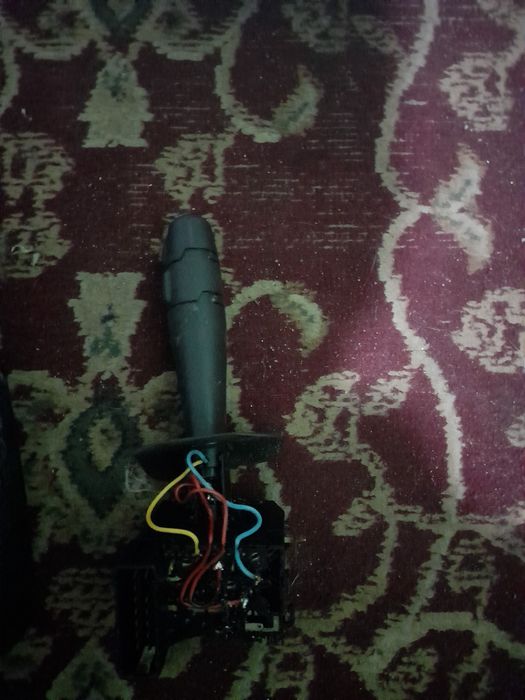 Зеркало,гитара на тирано