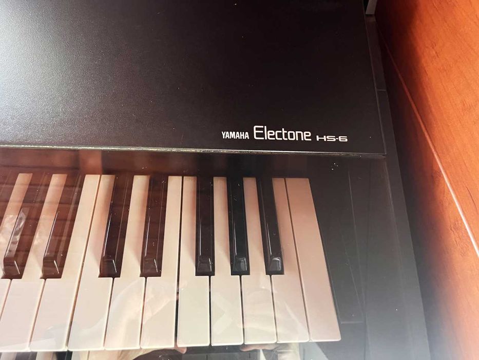 Eлeктрически орган Yamaha Electone HS-6