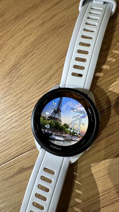 Спортивные смарт часы Garmin 165