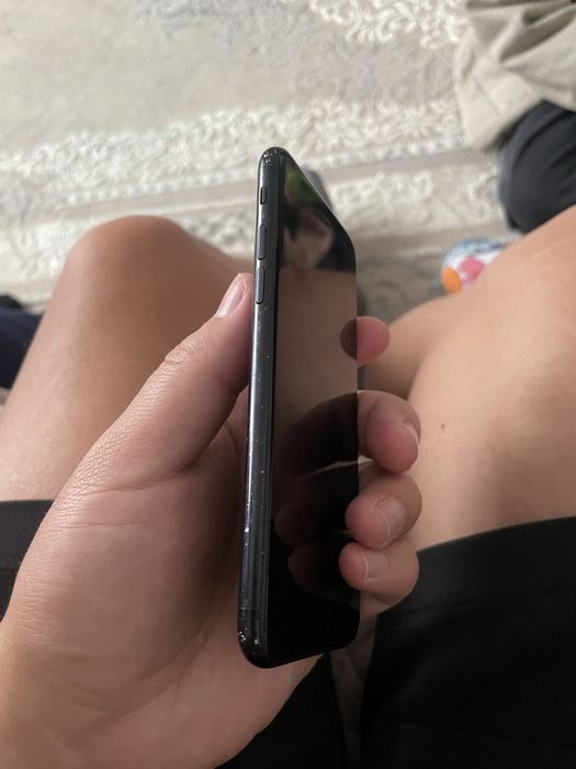 Айфон SE идеальное состояние