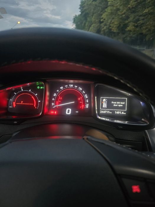 Vand Citroën DS5-2015-2.0 Disel BlueHDI-Automat-245000 Km-Preț 7400 Euro