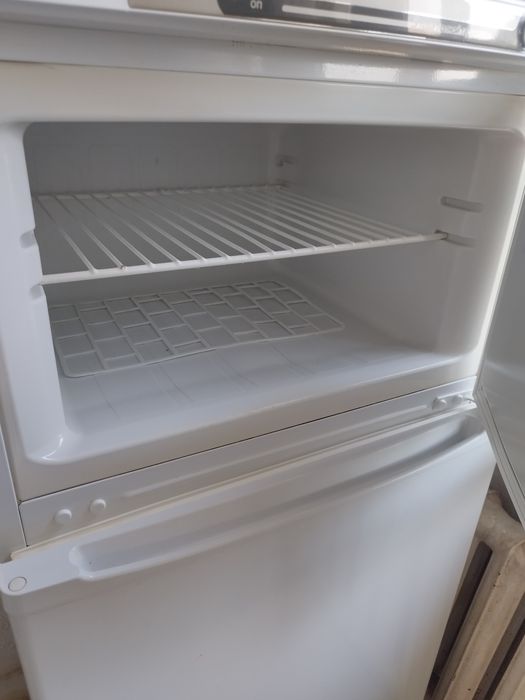 Холодильник Indesit