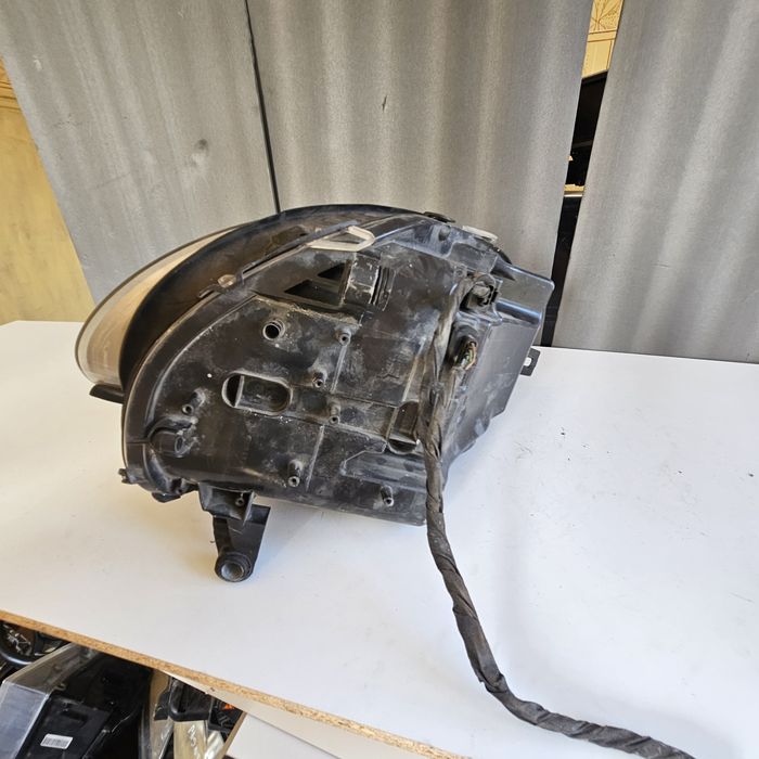 Десен фар Mercedes R class W251