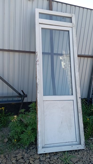 Продам дверь в отличном состоянии