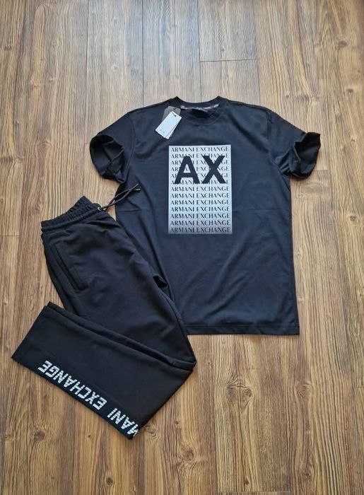 Мъжко спортно долнище и горнище екип ARMANI размер S XL  
Екип 
Най-ви