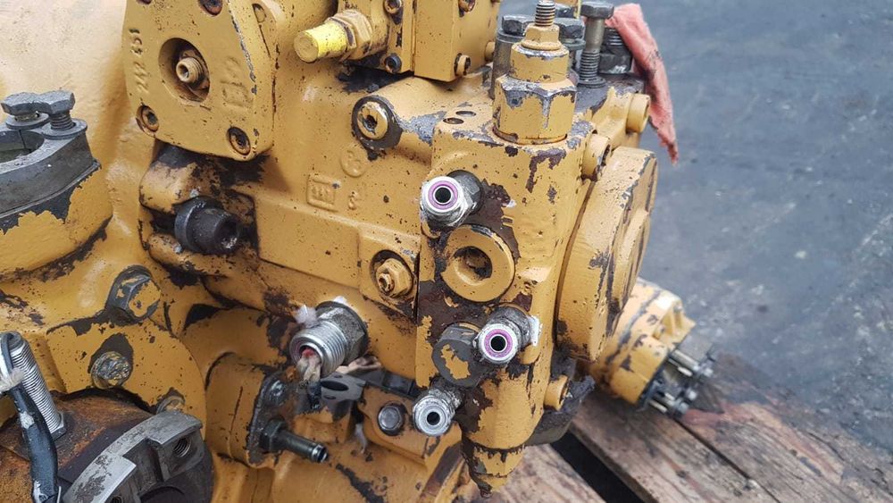Pompa hidraulica , hidromotor buldozer Caterpillar D5N,D6N,257-8470-02