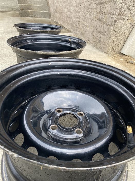 R15  4/100 Razvarka diska sotiladi