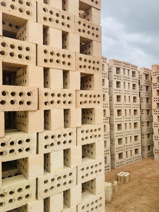 Кирпич. Termos Gisht Teshikli Samarqand bo’ylab yetkazib beramiz