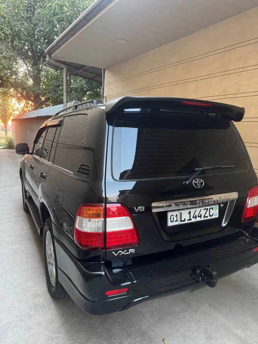 Toyota Land Cruiser 100