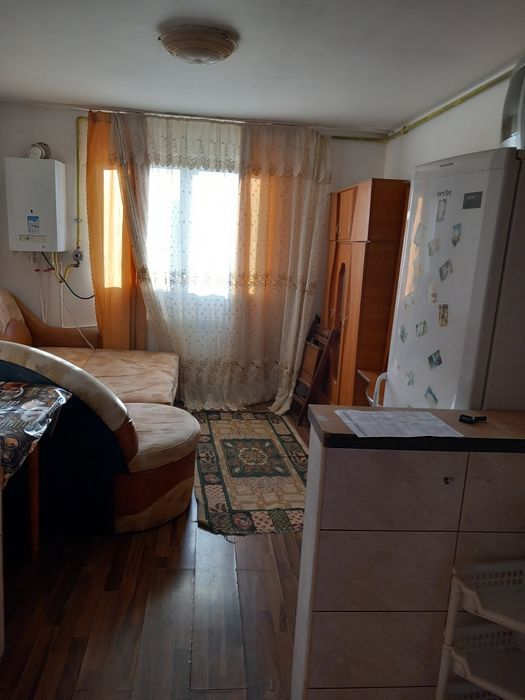 Închiriez garsoniera mobilata utilata