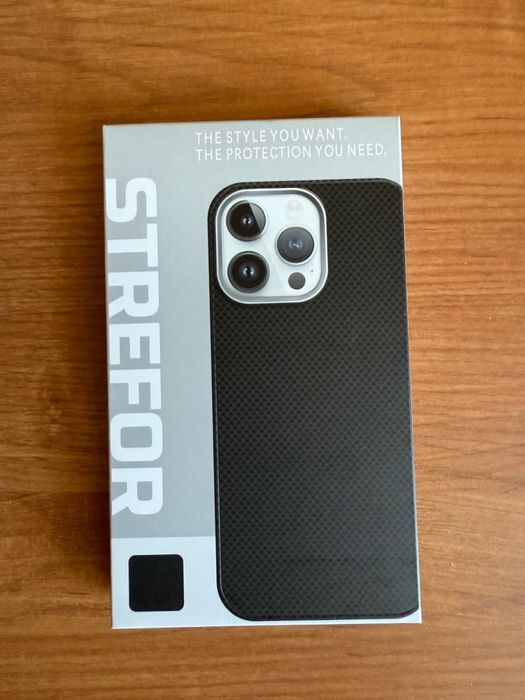 Карбоновый чехол iPhone 16 Pro Max