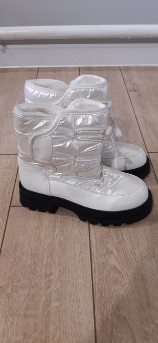 Продам обувь женский.
