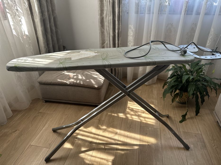 Masa de calcat cu priza 143cm /38 cm