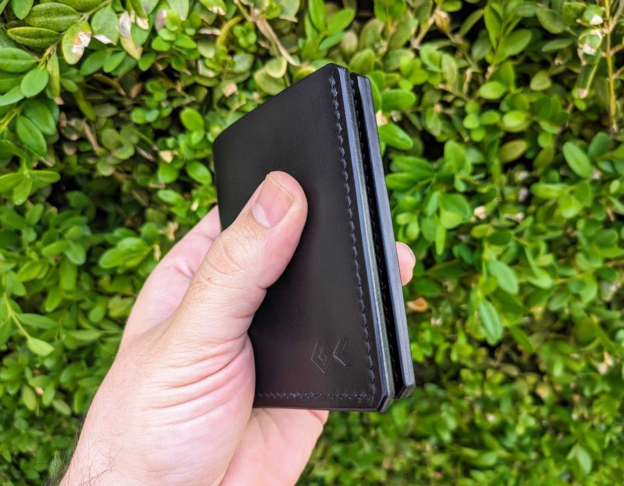 Портфейл от натурална растително дъбена черна телешка кожа