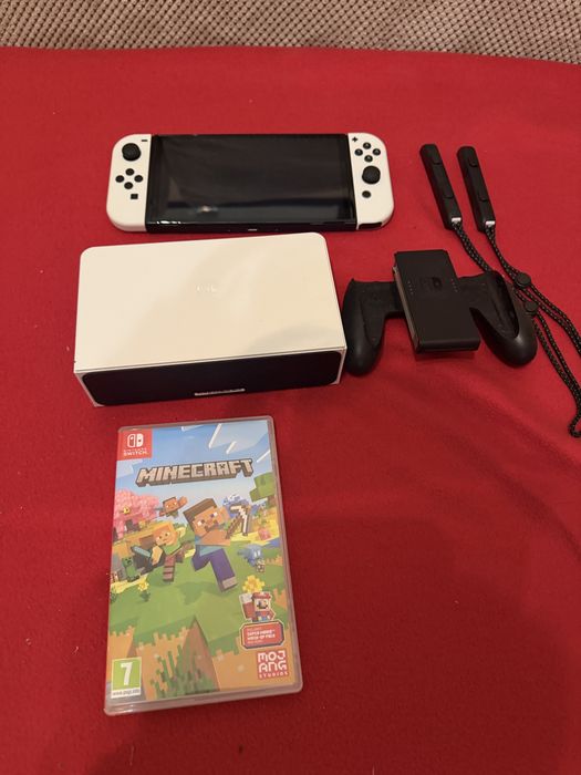 Nintendo Switch OLED White + игра Minecraft (Пълен комплект)