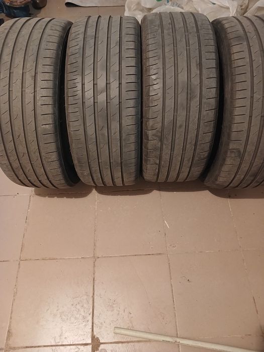 Продам шины 235×45×18