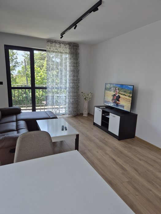 Дава се под наем Тристаен апартамент в к.к. Св.Св. Константин и Елена - 120 кв.м за 700 € - Снимка #4