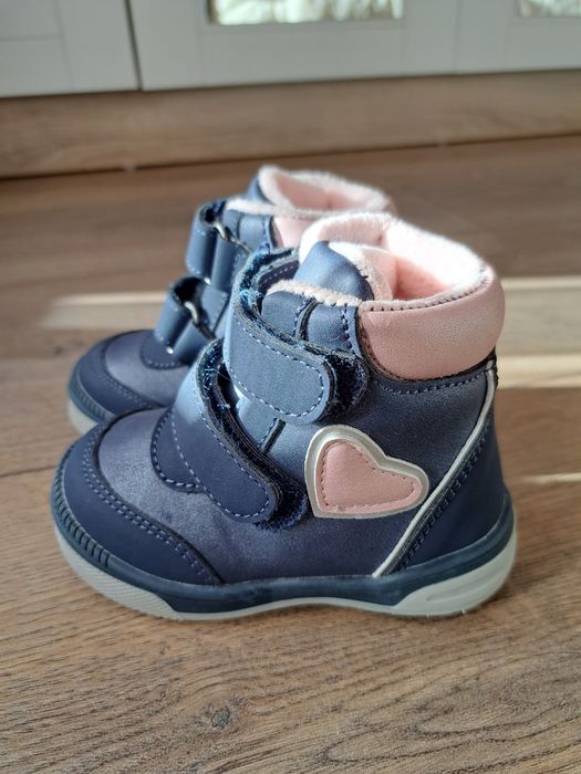 Комплект зимен гащеризон, размер 80-86 и зимни боти, размер 20