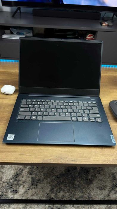 Laptopul Lenovo IdeaPad S540-14ML Intel Core i5 10210U și 8GB RAM functioneaza perfect, aspect 9/10