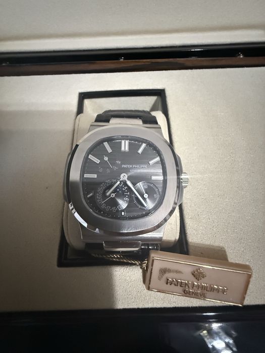 Patek Philippe Nautilus 5712 Moon phase 1:1 clone