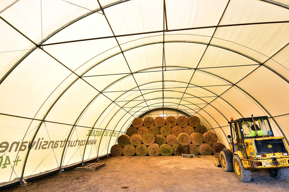 Полукръгла индустриална палатка 12,2 x 18 x 6,1 за селско стопанство, съхранение на бали