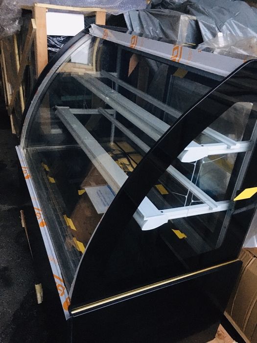 Витрина студена Витрина за торти,пасти и сладки 120см/150см/180см