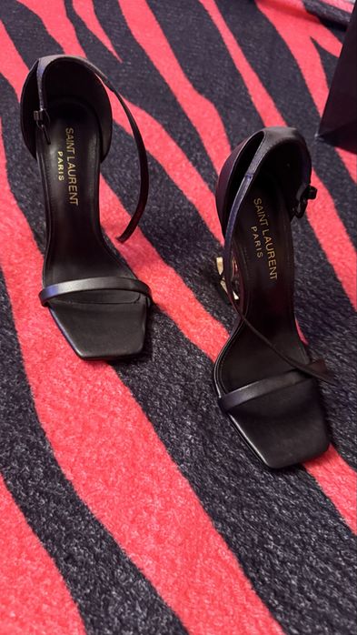 tocuri YSL marimea 35
