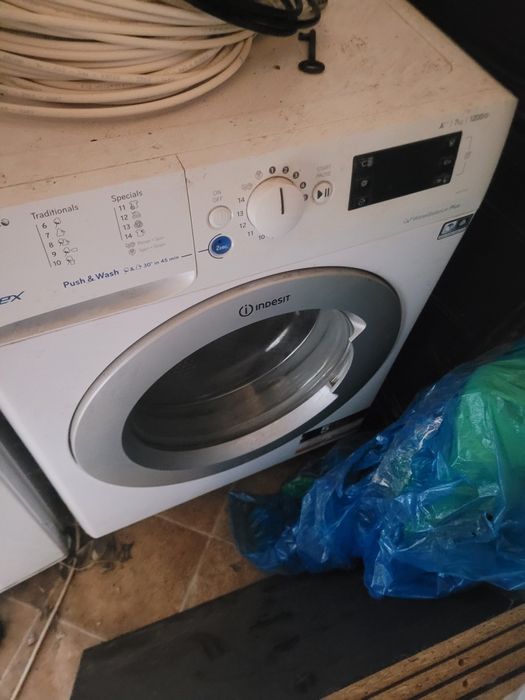 Masina automata Indesit