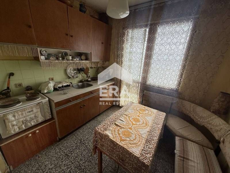 Двустаен апартамент в ж.к. Дружба 3