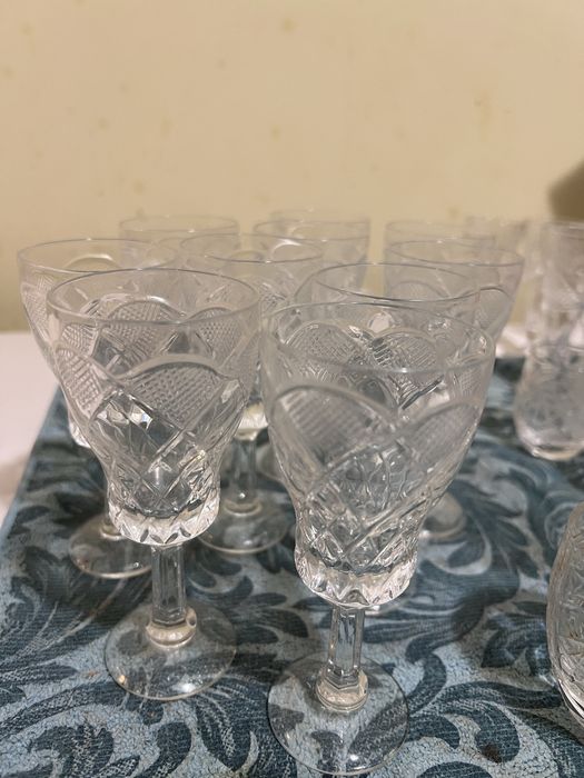 Хрустальные стопки и бокалы из стекла