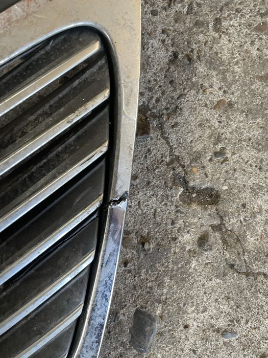 Решотка радиатора lexus Ls600/460