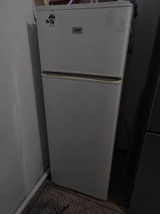 Продам холодильник zanussi