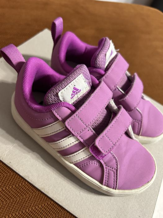 Adidasi copii Adidas roz marimea 26 stare foarte buna