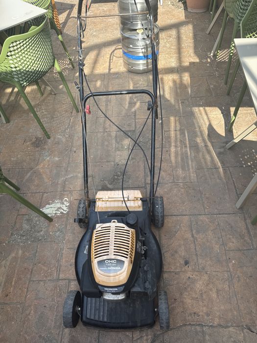 Masina tuns iarba honda