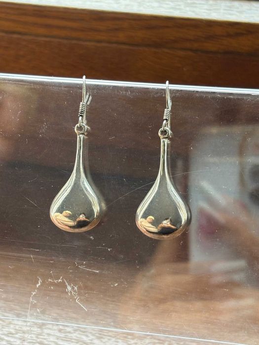 Două perechi de cercei/argint 925/modele, gramaje și prețuri diferite.