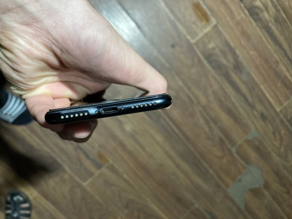 Айфон се 64 гб емкость 78