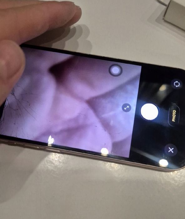 iPhone 15 Pink – Заключен iCloud
