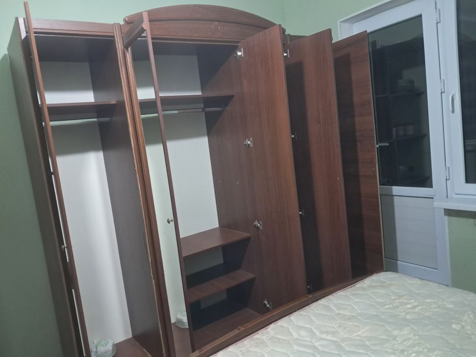 Шифанер.5-ти дверный.качественн