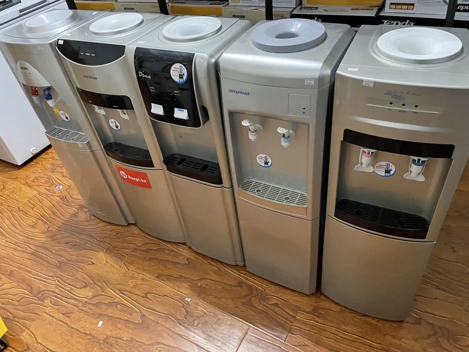 Диспенсер с холодильником