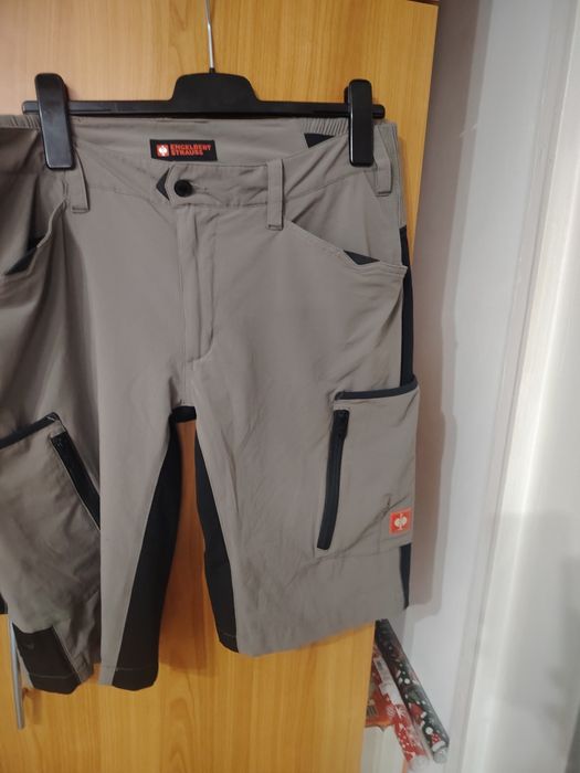 Vînd pantalonii scurți bărbati work Enghelber Strauss mărimea L -XL!