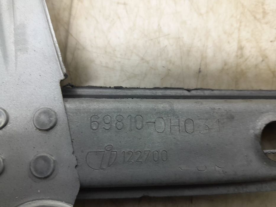 Macara dreapta fata 69810-oho31 Toyota Aygo 2 [2014 - 2020] 1.0 benzi