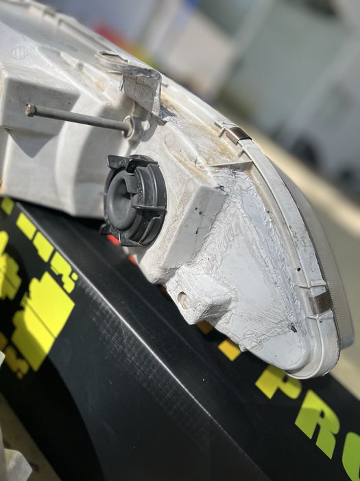 Фары Toyota Carina ed