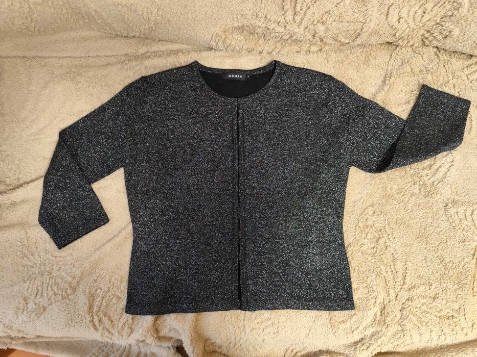 Ефектна, елегантна, финна жилетка в черно и сребриста нишка