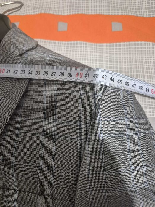 Costum barbati NEXT calitate deosebita-marimea 42R 107 cm-5 lei transportul