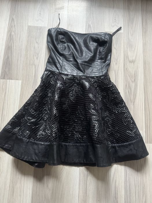 Елегантни дамски рокли