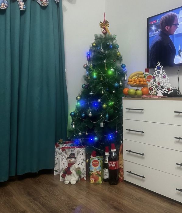 Продам  новогоднюю елку