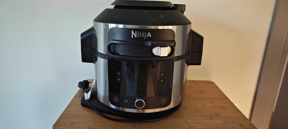 Мултифункционален уред за готвене Ninja Foodie 11 in 1 SmartLid Multicooker 6L