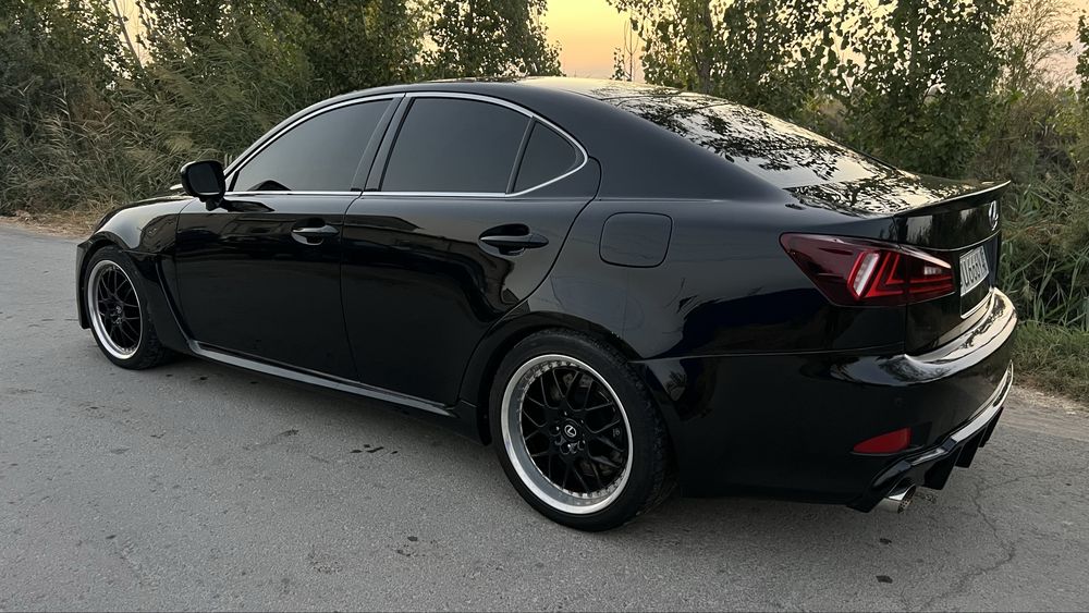 LEXUS F SPORT qilingan mashina raketa